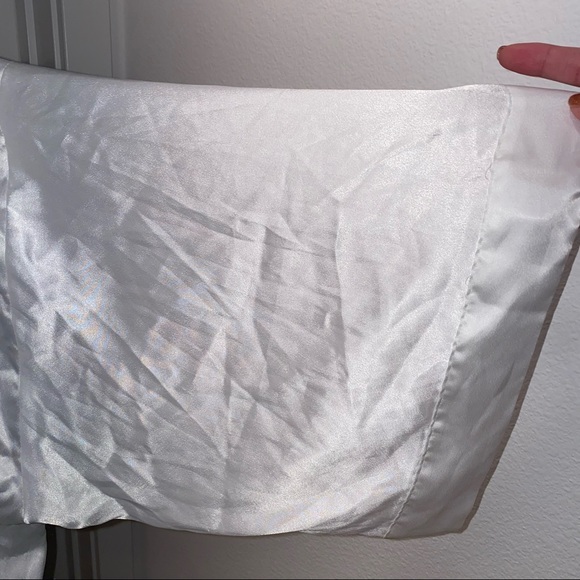 "I Do" by Victoria's Secret white Bride robe with rhinestones. One Size - Picture 6 of 12